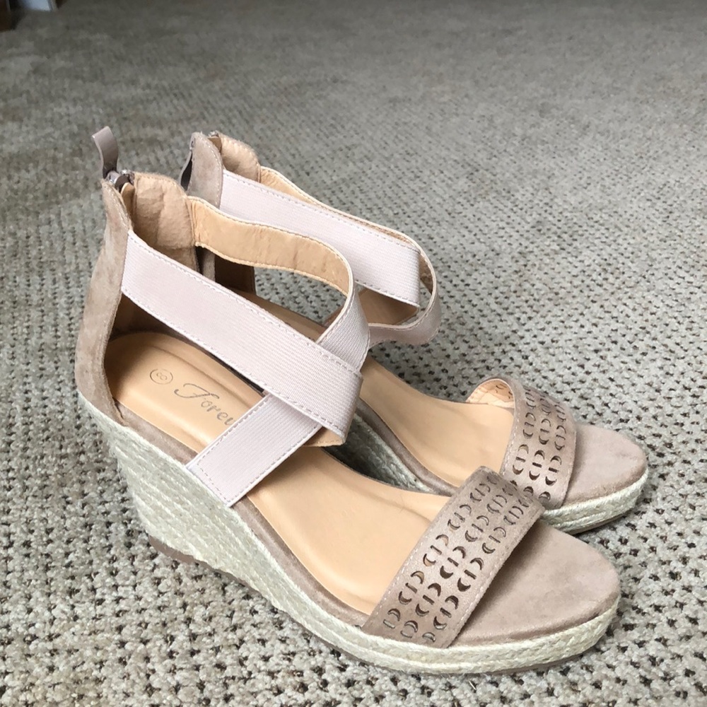 SOLD!!!!!!!NWOT Forever shoes size 8.